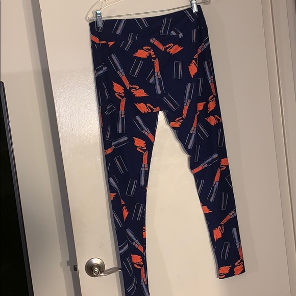 LuLaRoe Lipstick Leggings - Picture 4 of 5